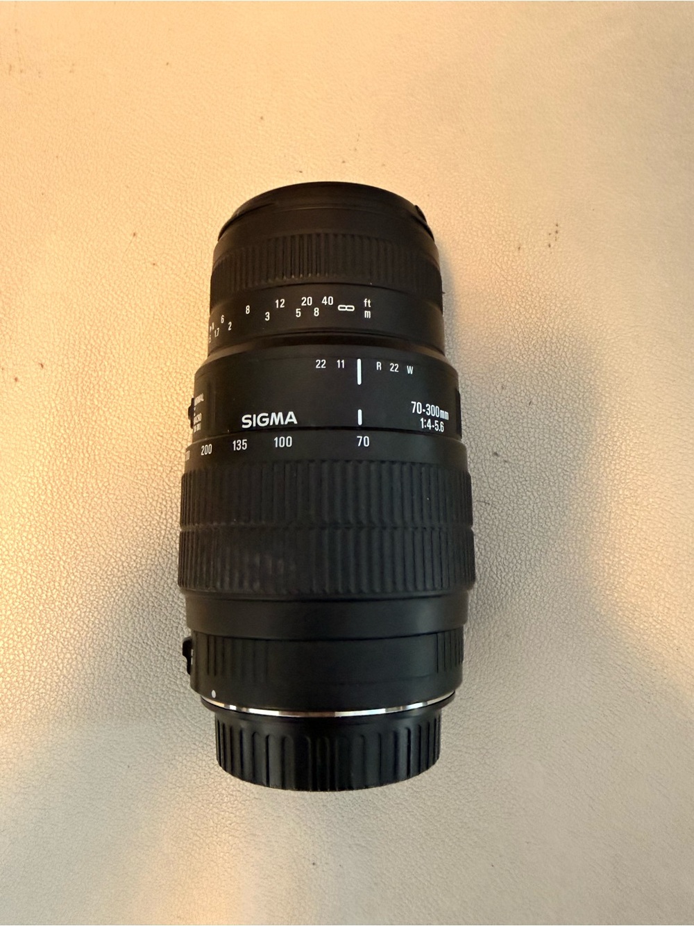 Sigma Beauty 70-300mm f/4-5.6 Telephoto Zoom Lens – Black